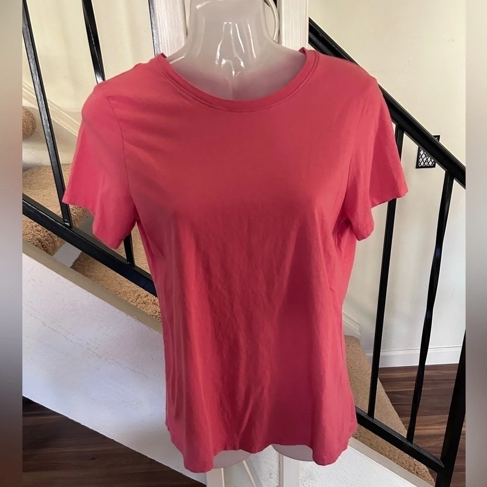 C&C California Women’s Coral T Shirt Size Medium Very Good Condition 100% Cotton